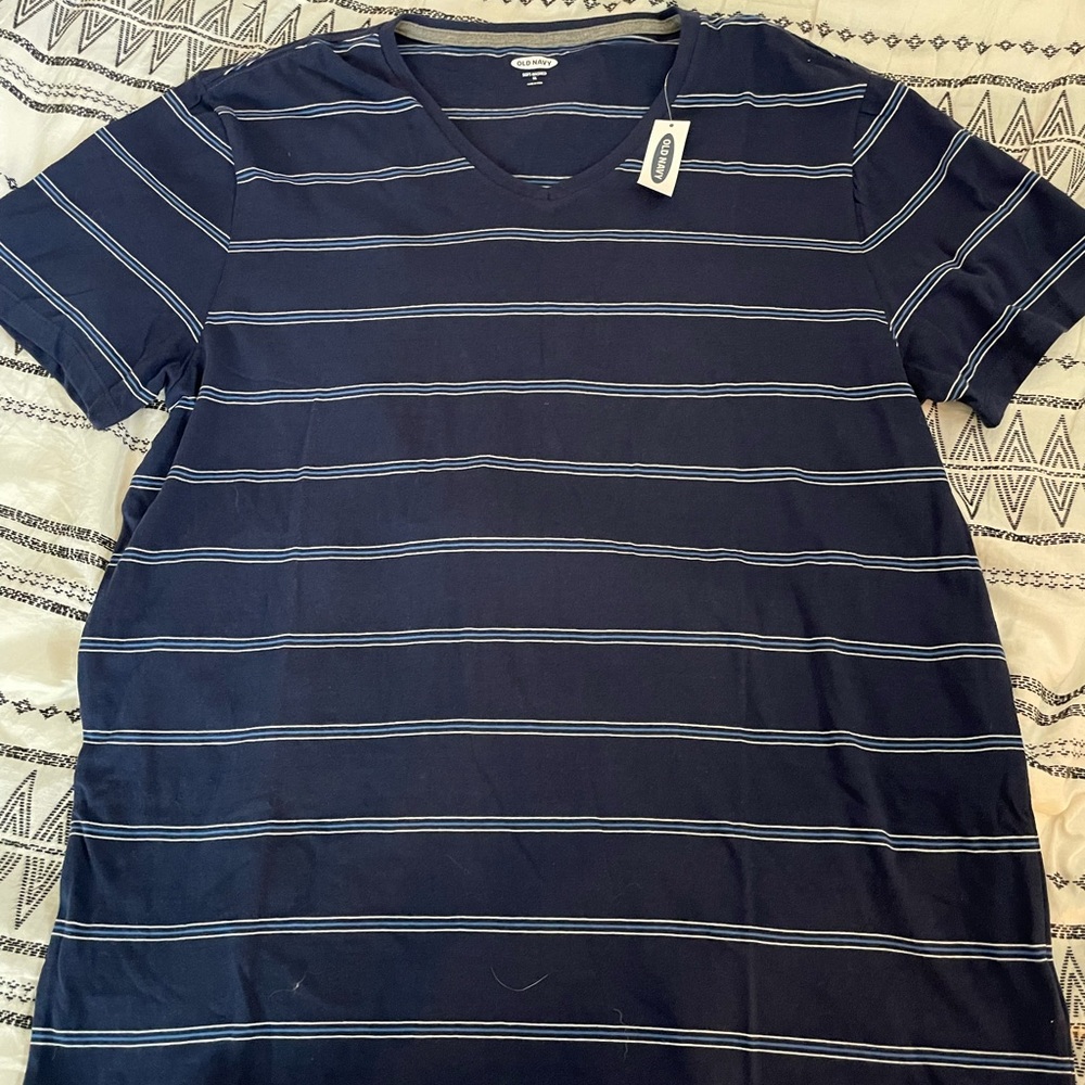 Old Navy men’s striped t-shirt